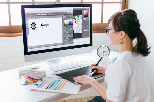 グラフィックデザイナー