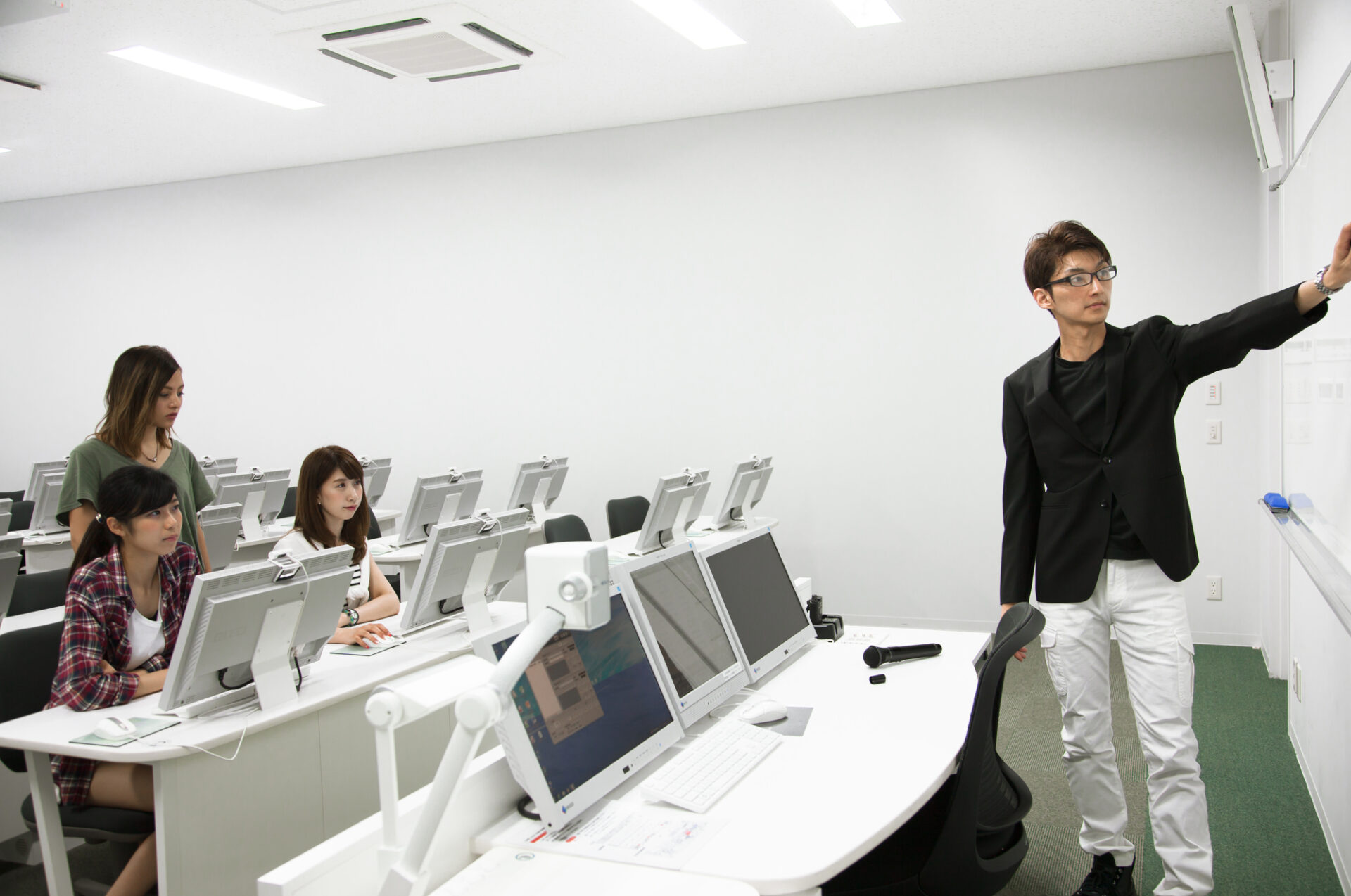 ゲームの専門学校がやめとけと言われる理由は？学べることやメリットを解説